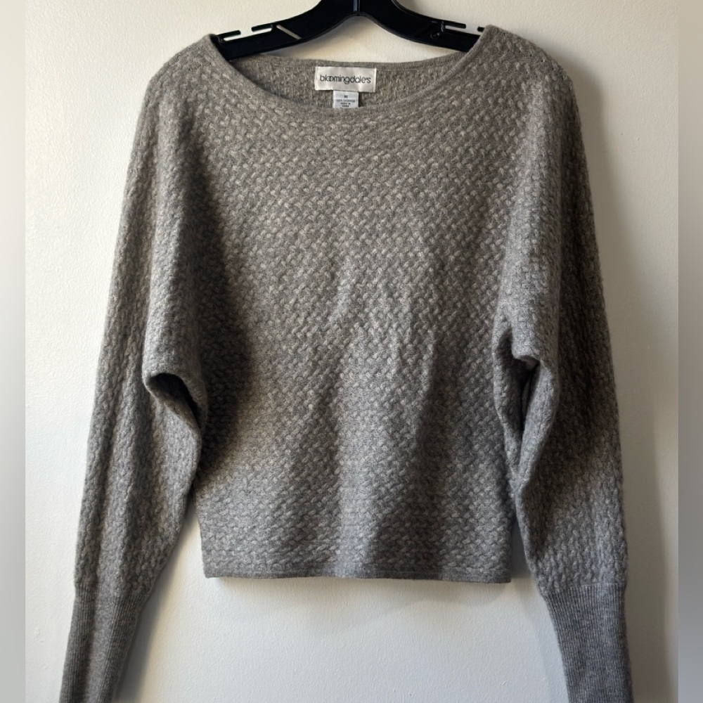 Bloomingdale's Gray Crew Neck Sweater with Knitted Texture - Picture 4 of 7